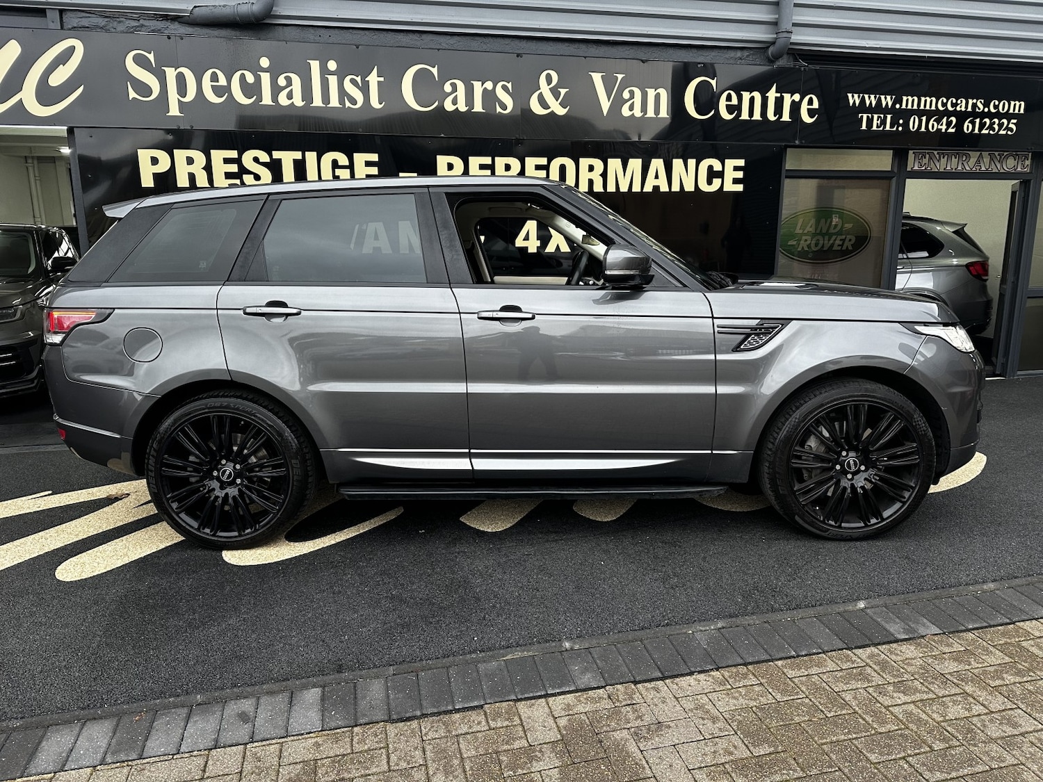 Used Land Rover Range Rover Sport 2015 for sale - 76904647: Photo 1