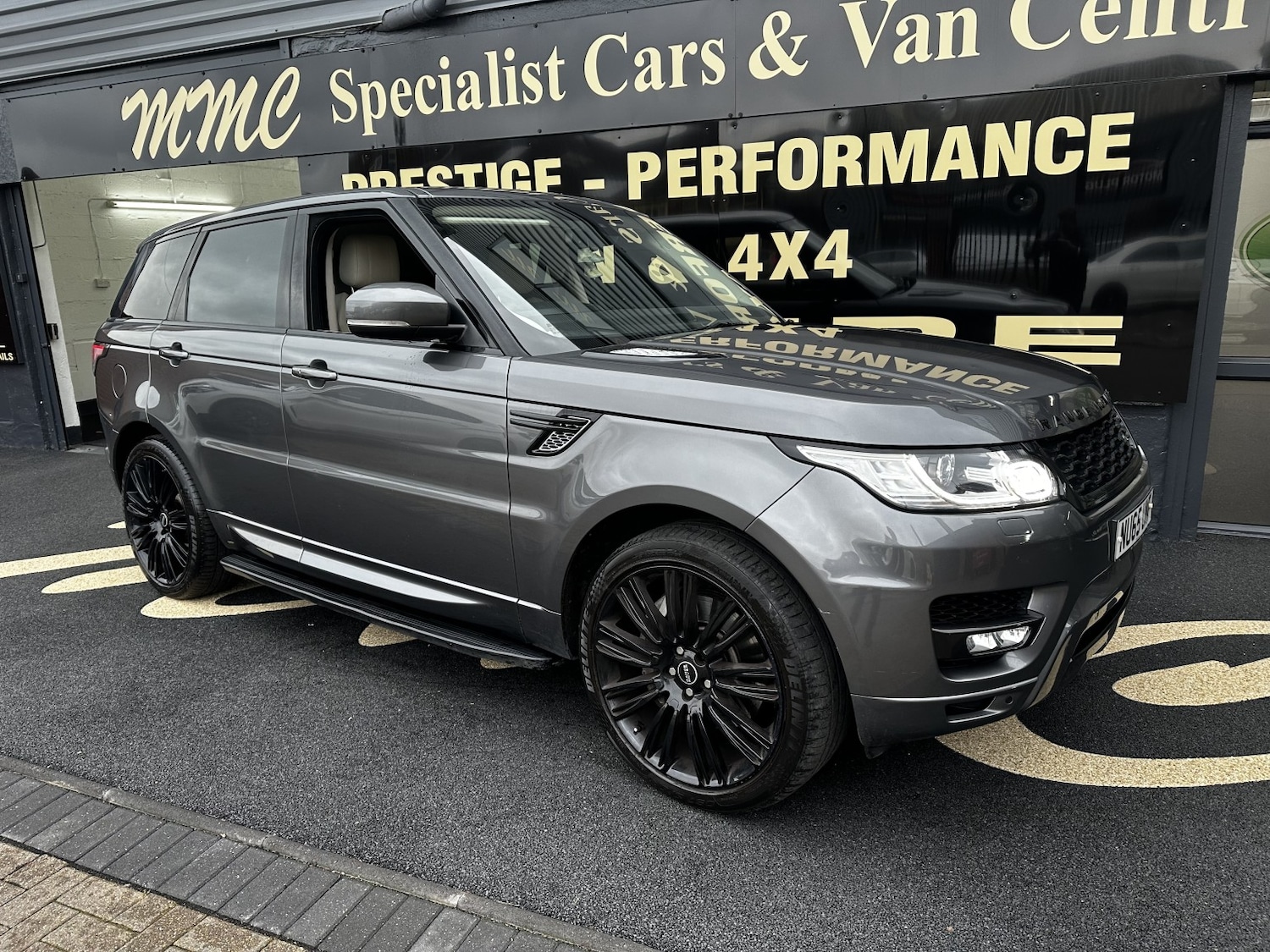 Used Land Rover Range Rover Sport 2015 for sale - 76904647: Photo 4