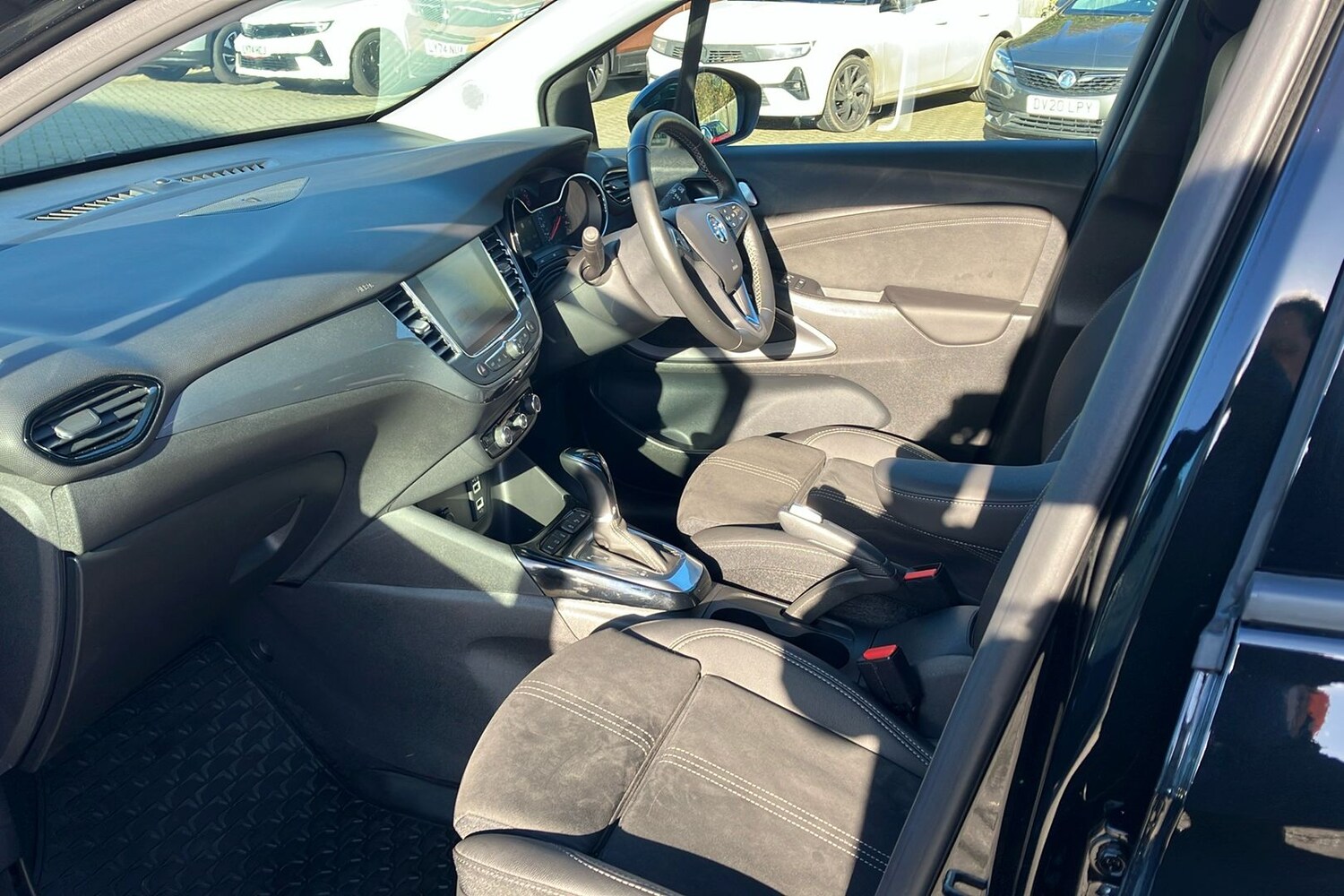 Used Vauxhall Crossland 2024 for sale - 76638514: Photo 3