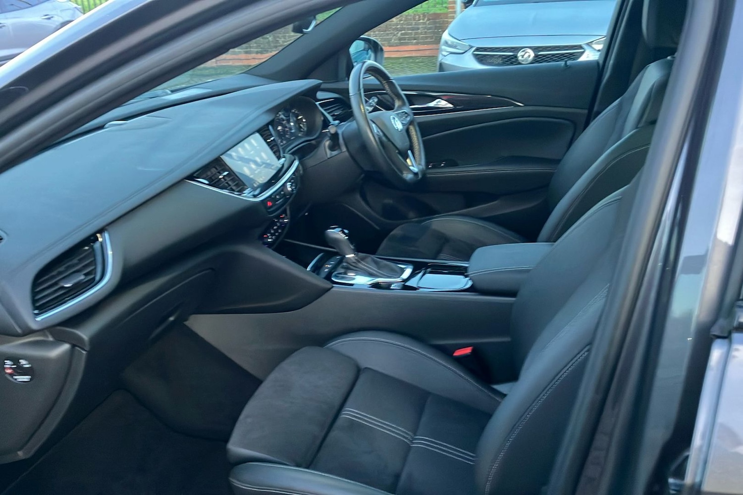 Used Vauxhall Insignia 2022 for sale - 76831300: Photo 3