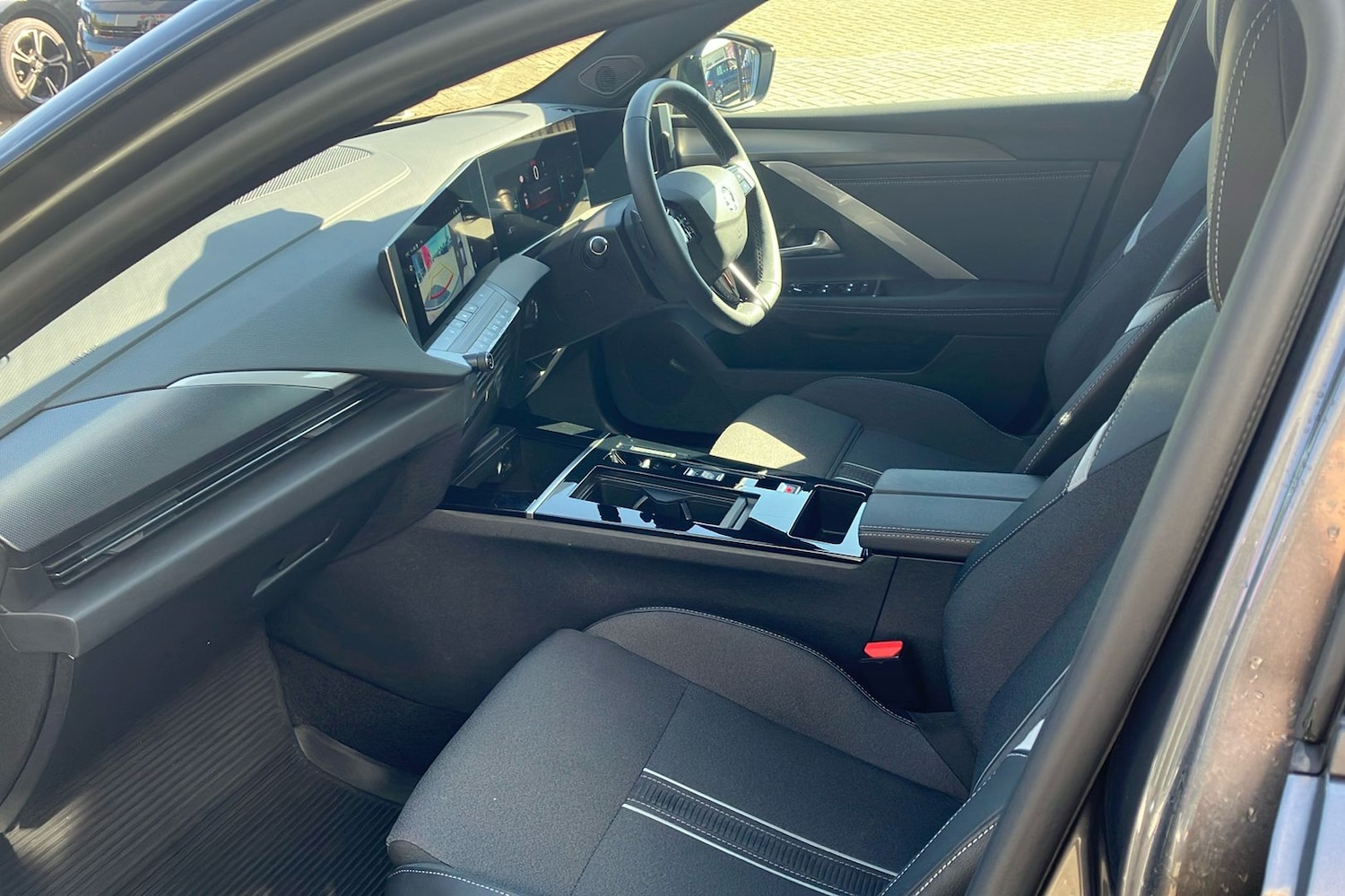 Used Vauxhall Astra for sale - 78201811: Photo 3