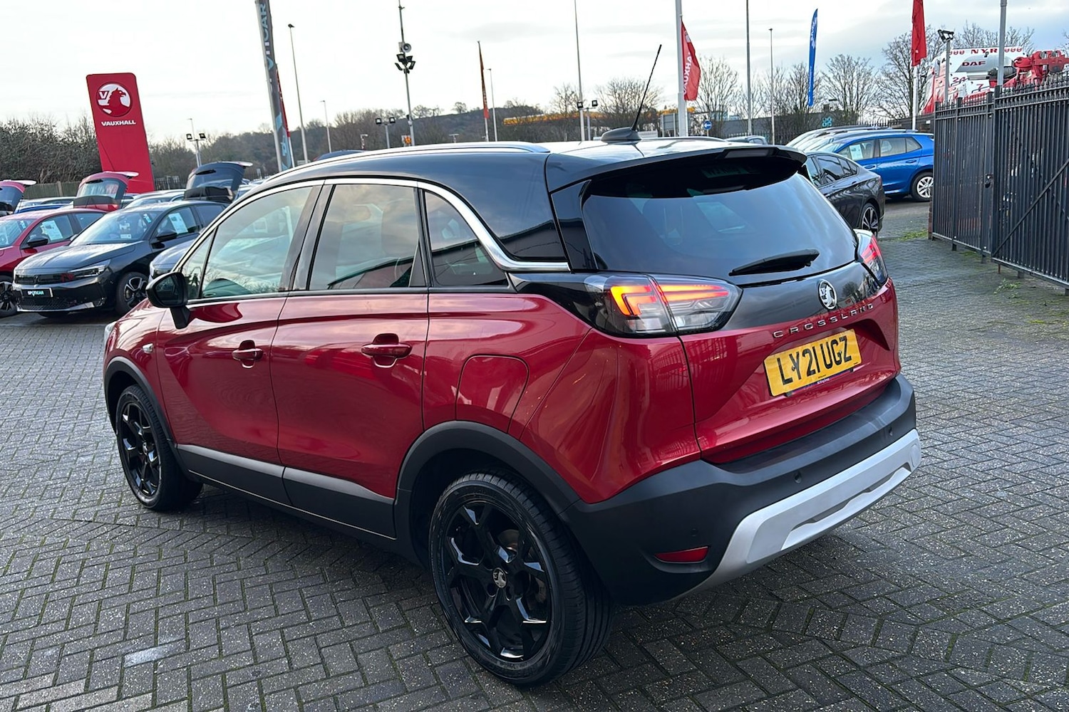 Used Vauxhall Crossland 2021 for sale - 77030575: Photo 2
