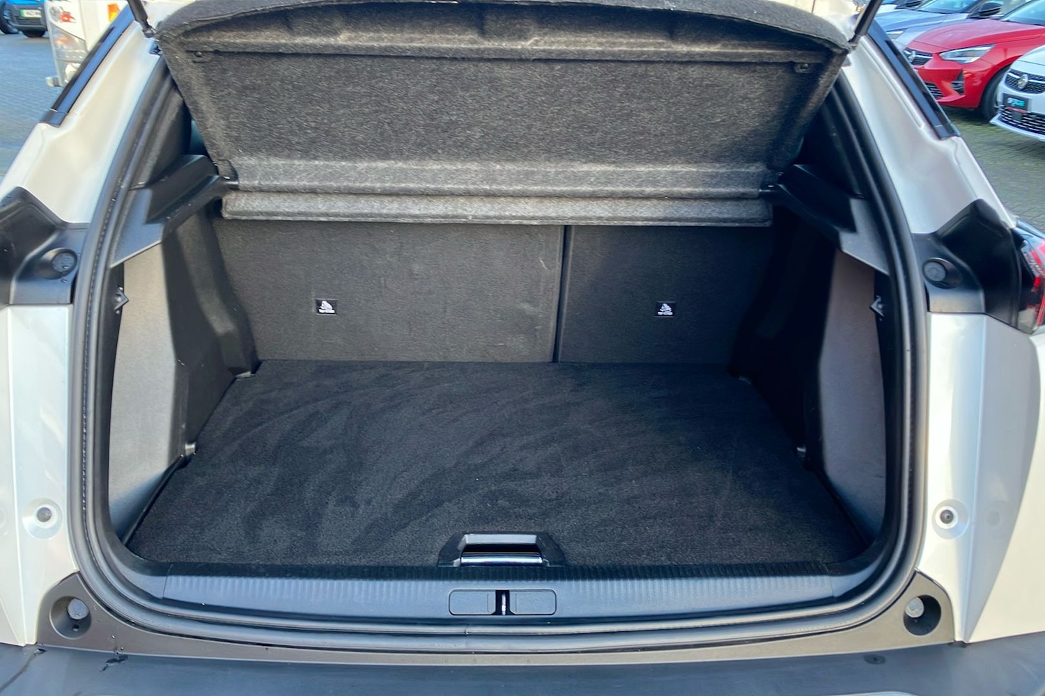 Used Peugeot 2008 2023 for sale - 76932077: Photo 12