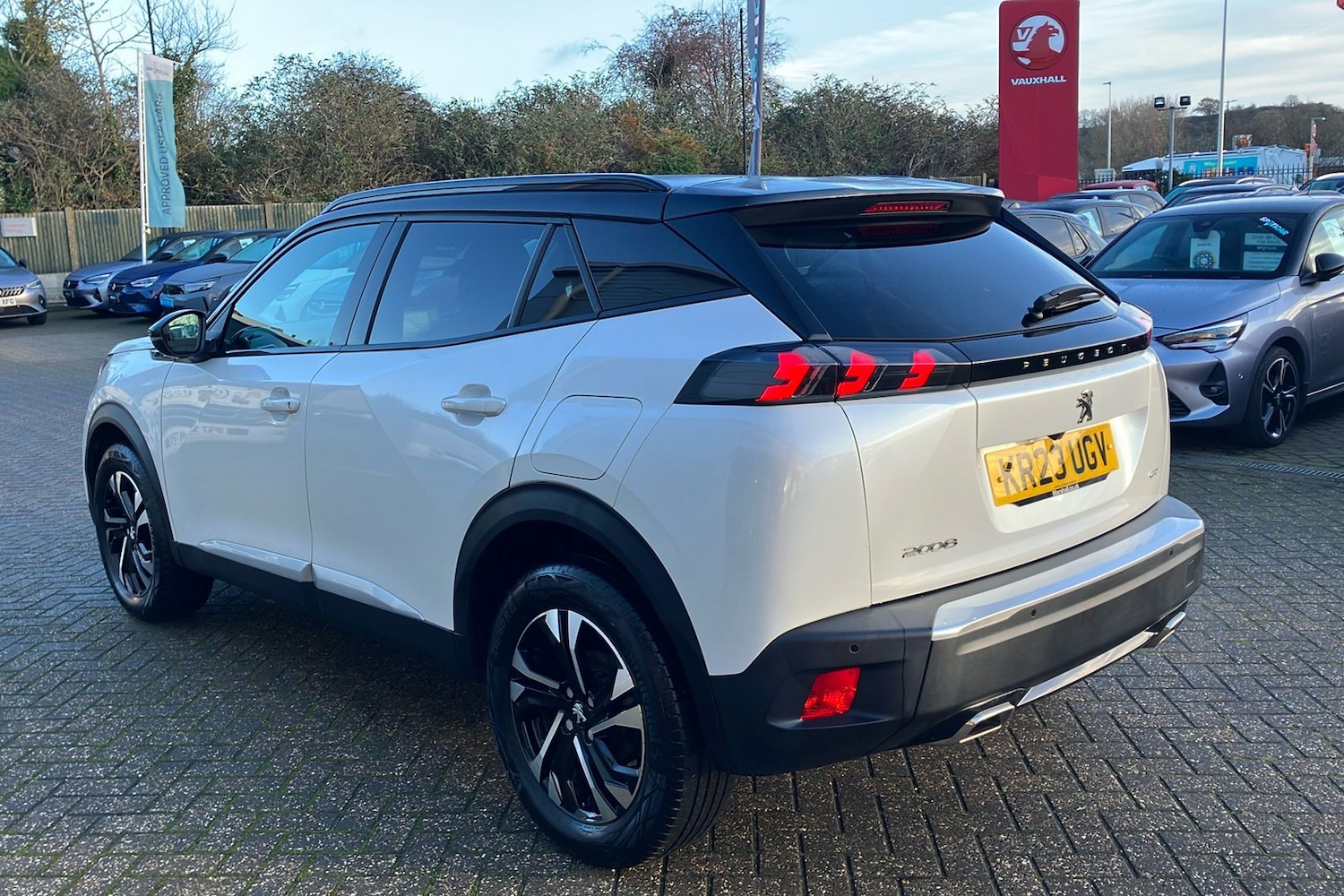 Used Peugeot 2008 2023 for sale - 76932077: Photo 2