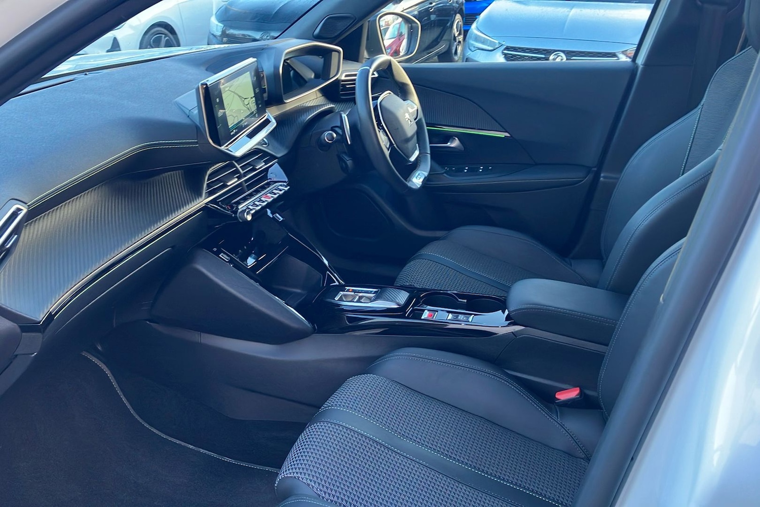 Used Peugeot 2008 2023 for sale - 76932077: Photo 3