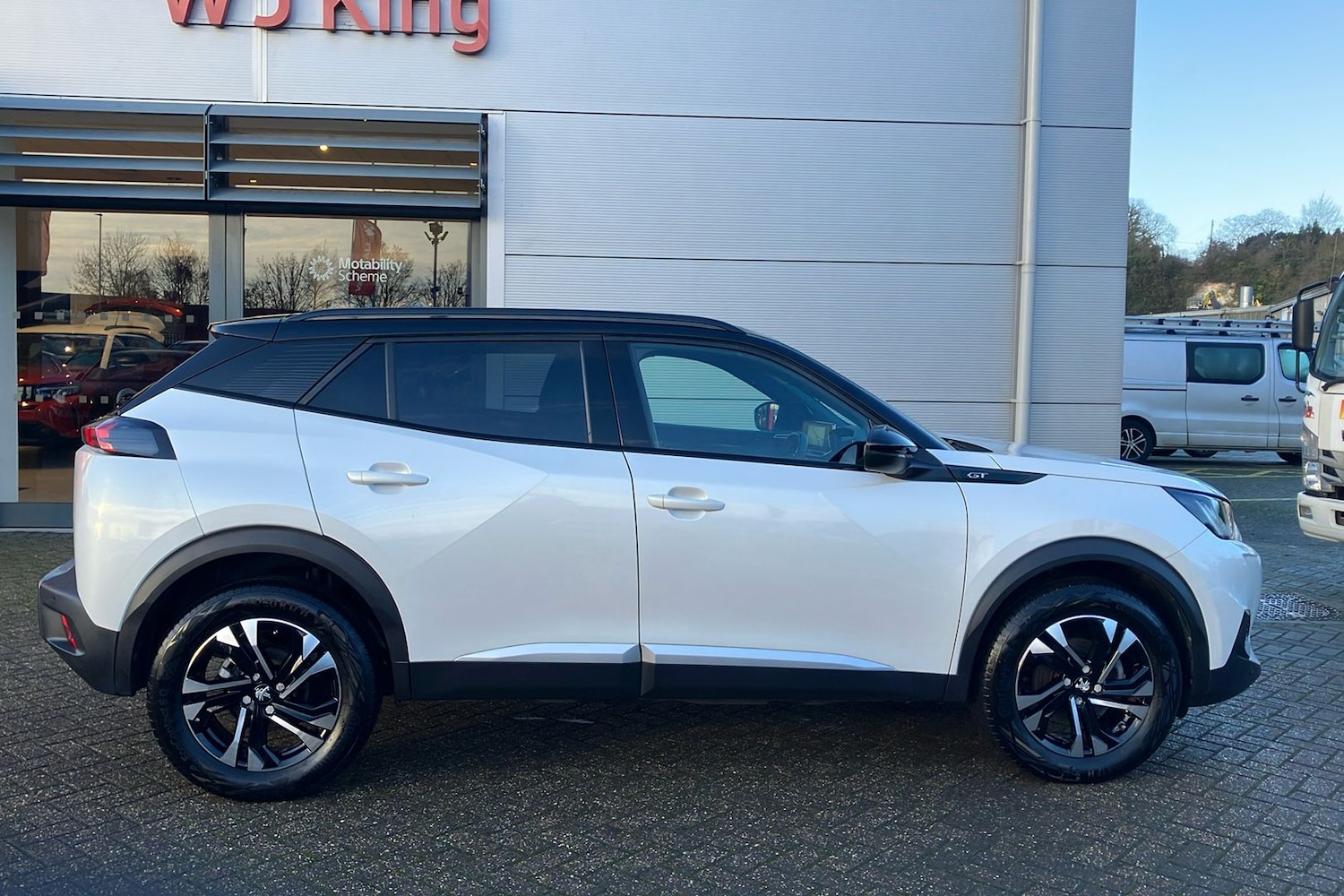 Used Peugeot 2008 2023 for sale - 76932077: Photo 6