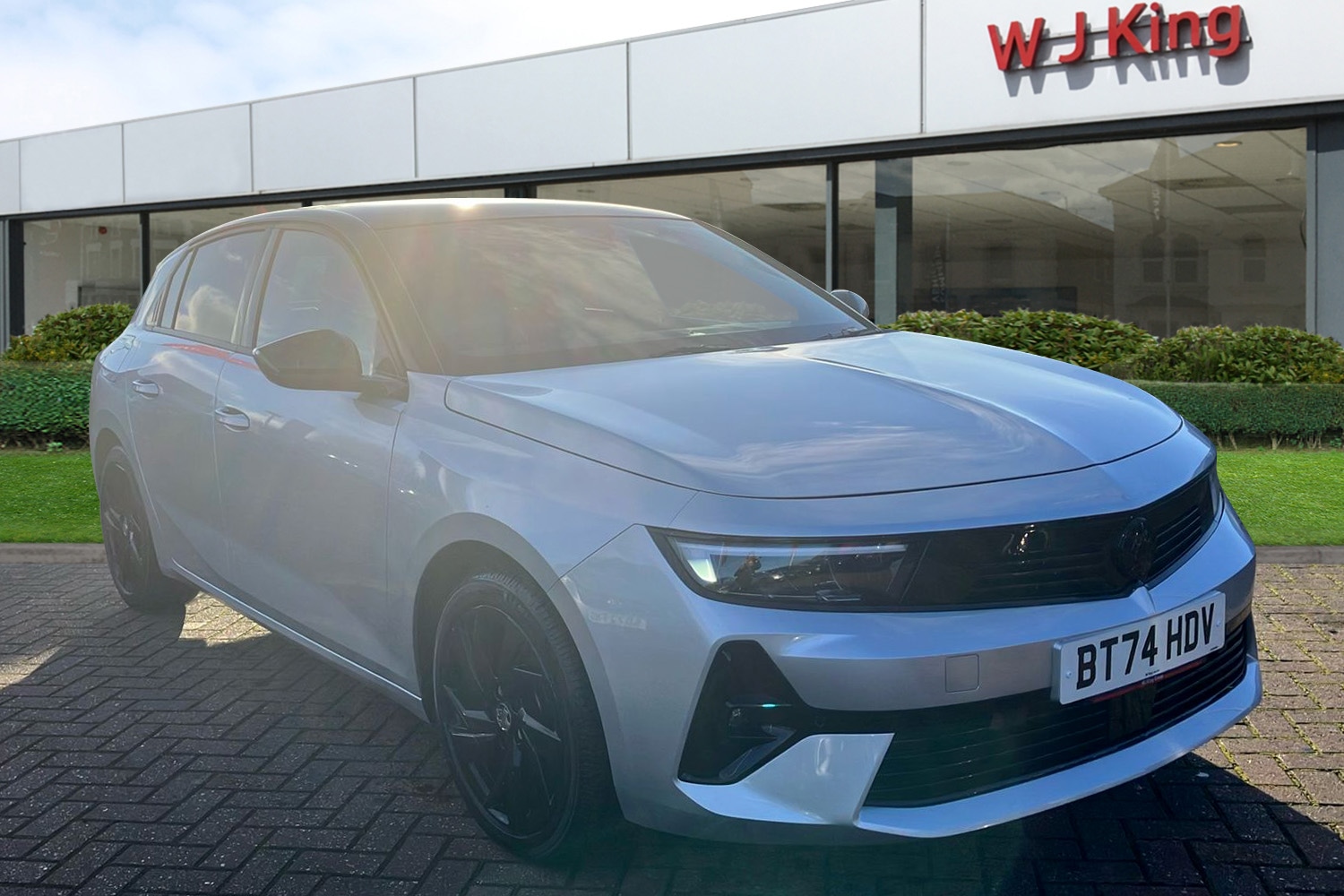 Used Vauxhall Astra 2024 for sale - 76736336: Photo 1