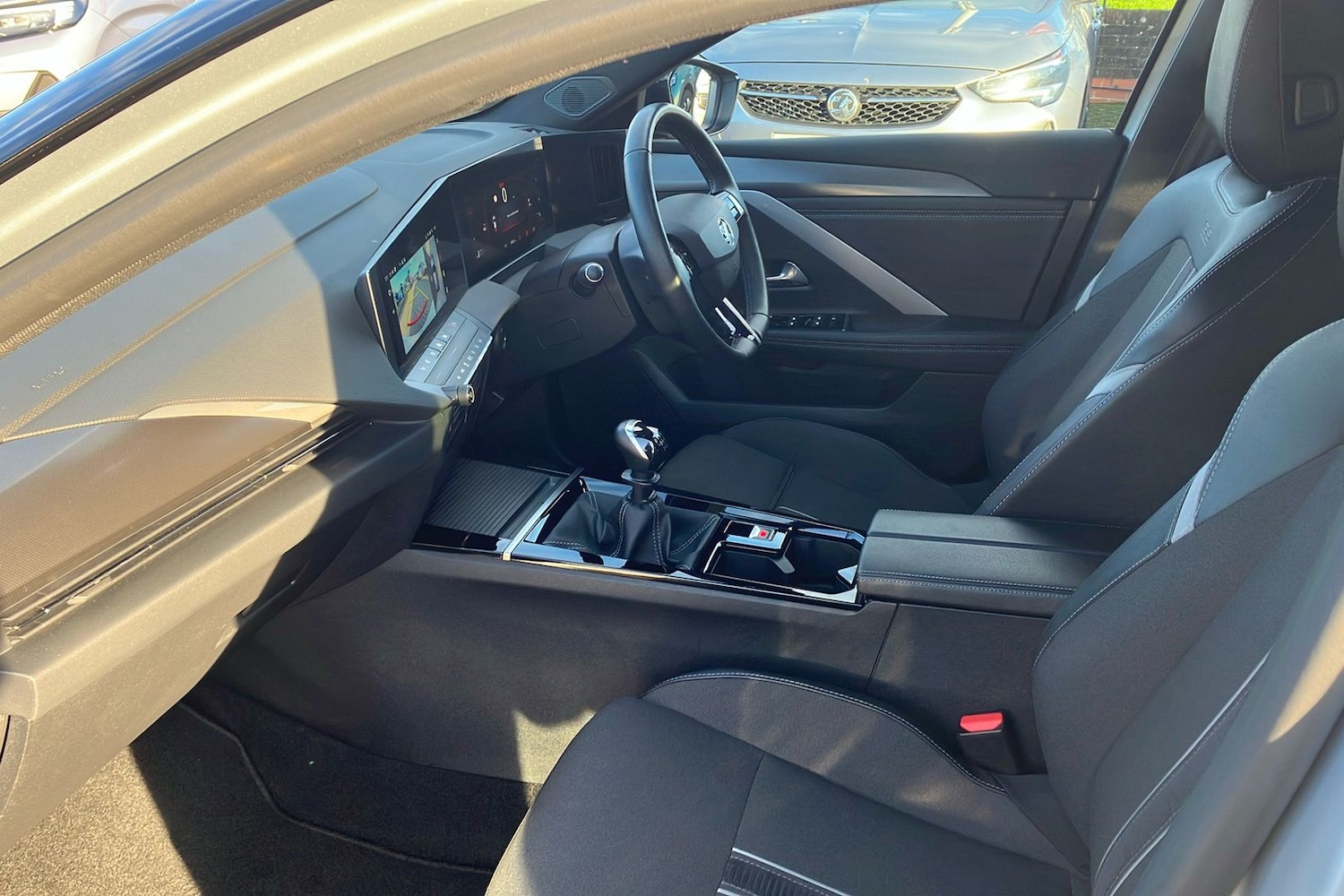 Used Vauxhall Astra 2024 for sale - 76736336: Photo 3