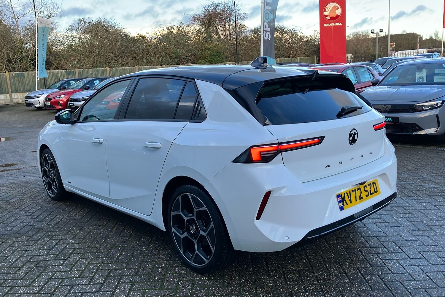 Used Vauxhall Astra for sale - 77572616: Photo 2