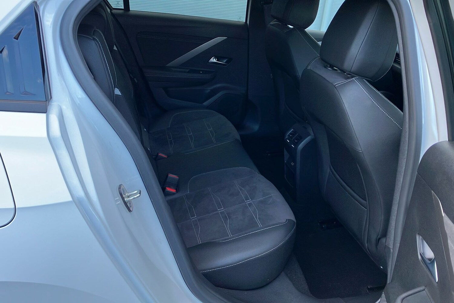 Used Vauxhall Astra for sale - 77572616: Photo 43