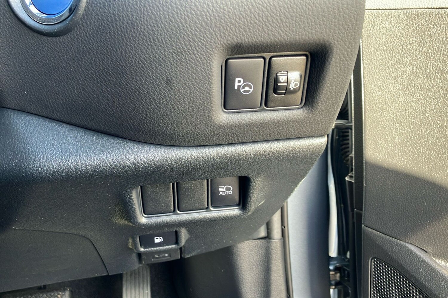 Used Toyota C-HR 2023 for sale - 76588110: Photo 21