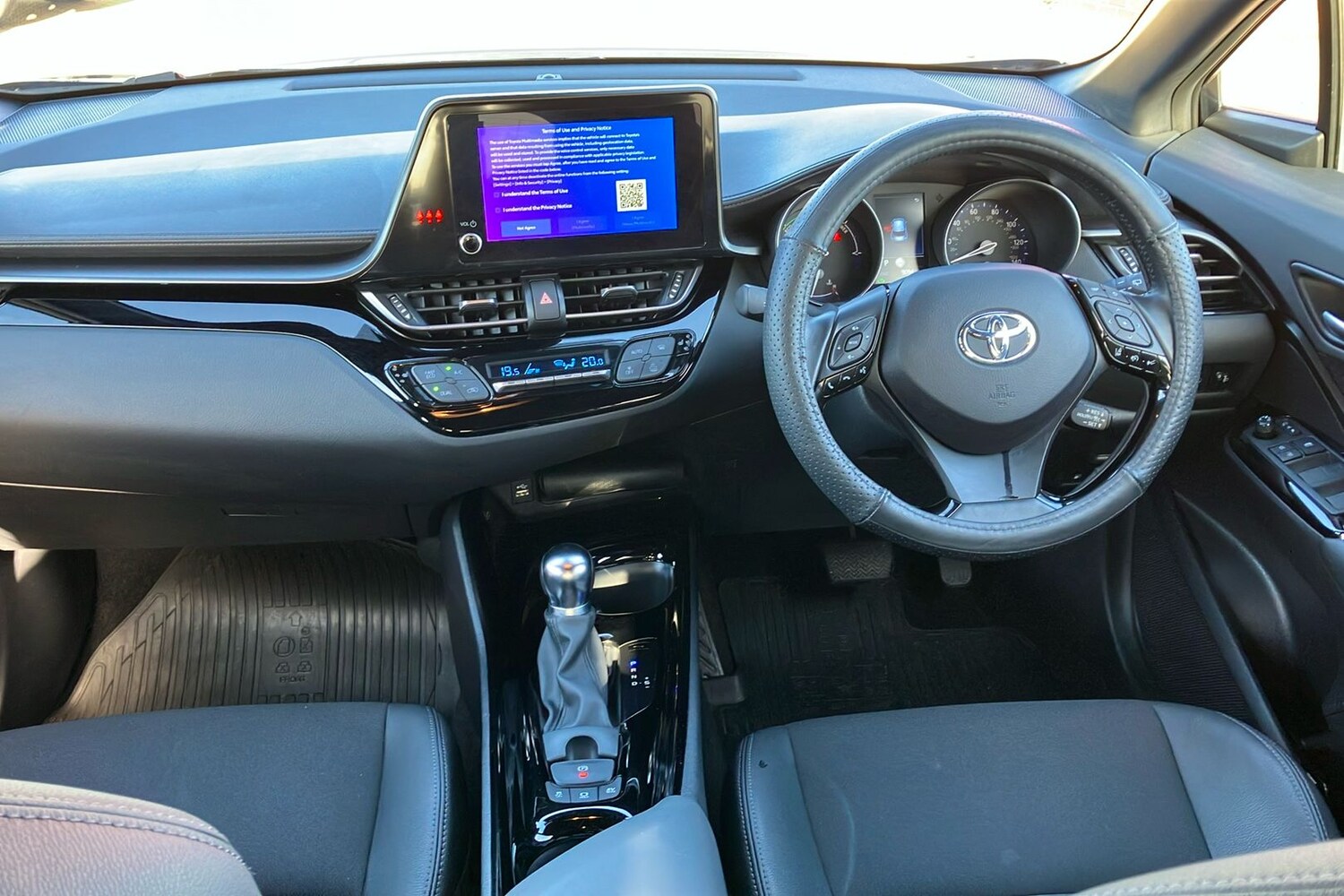 Used Toyota C-HR 2023 for sale - 76588110: Photo 48