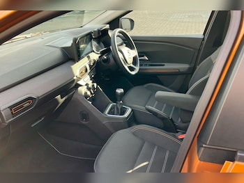 Used Dacia Sandero Stepway 2022 for sale - 76305024: Photo 3