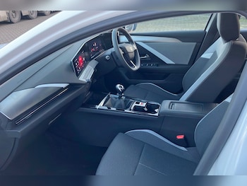 Used Vauxhall Astra 2025 for sale - 76963092: Photo