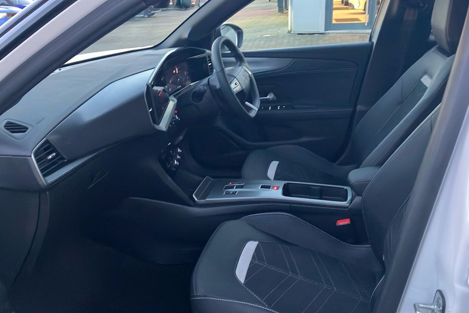 Used Vauxhall Mokka 2025 for sale - 76665992: Photo 3