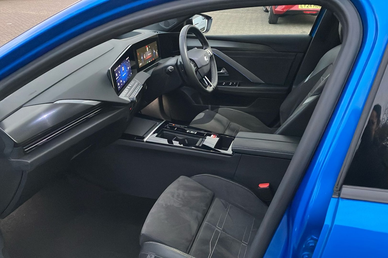 Used Vauxhall Astra 2024 for sale - 76374572: Photo 3