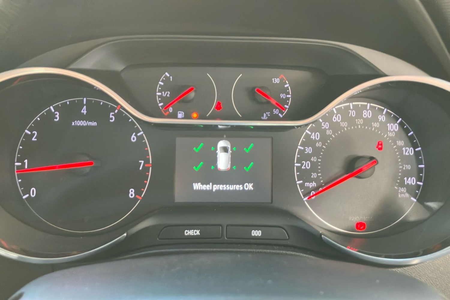 Used Vauxhall Crossland 2023 for sale - 77704246: Photo 37