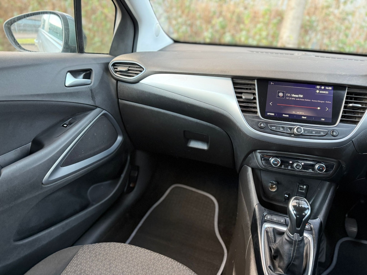 Used Vauxhall Crossland X 2018 for sale - 76758745: Photo 8