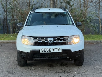 Used Dacia Duster 2017 for sale - 76758789: Photo