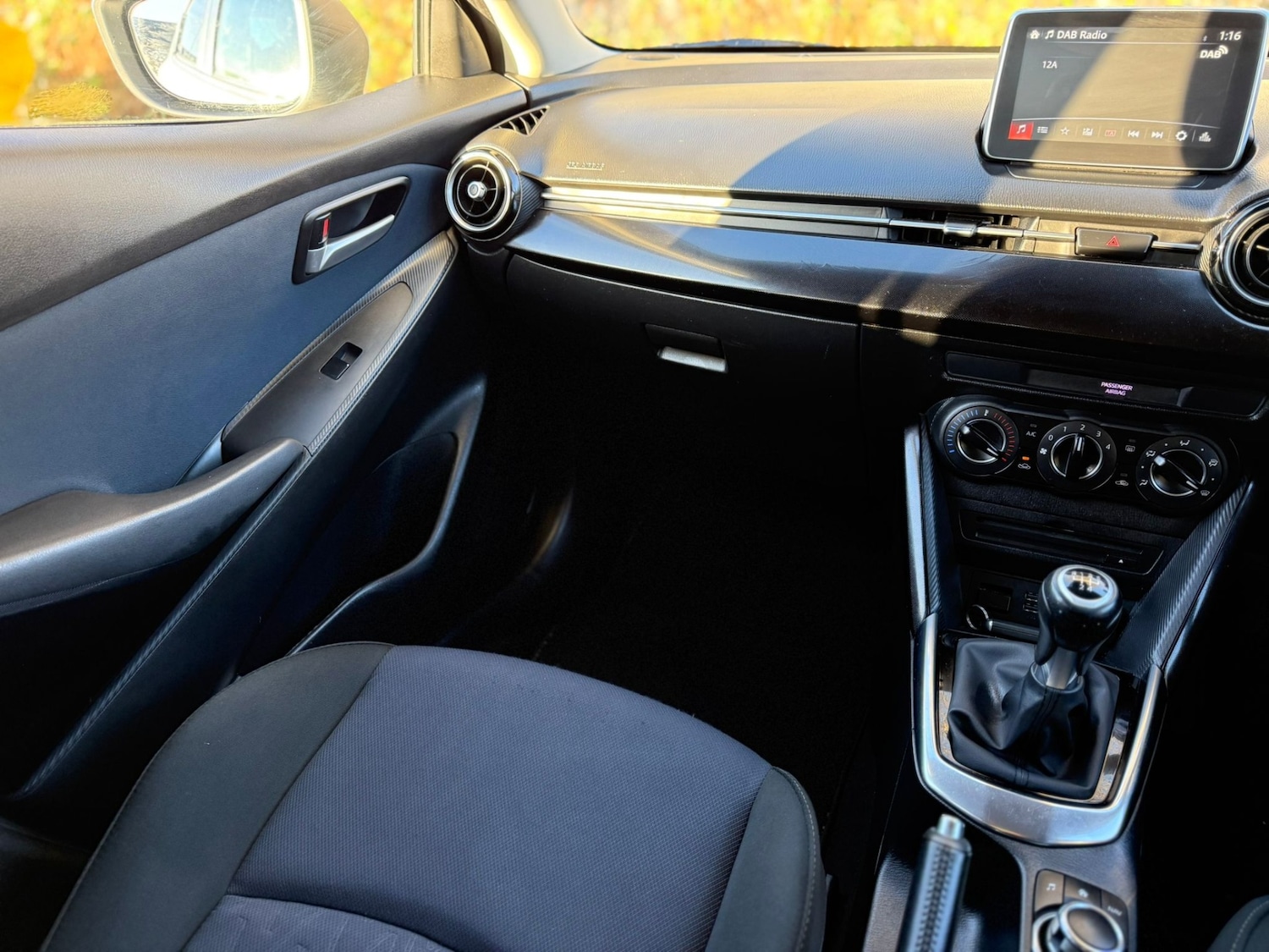 Used Mazda Mazda2 2016 for sale - 76758795: Photo 8