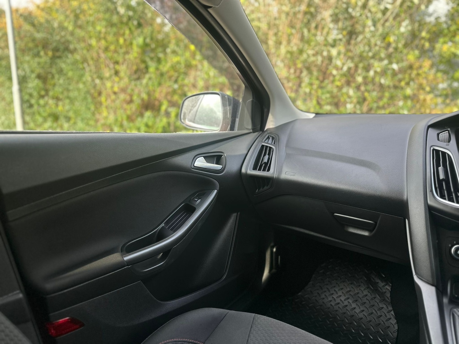 Used Ford Focus 2015 for sale - 76177460: Photo 8