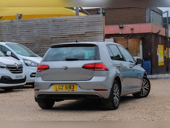 Used Volkswagen Golf 2018 for sale - 75949815: Photo