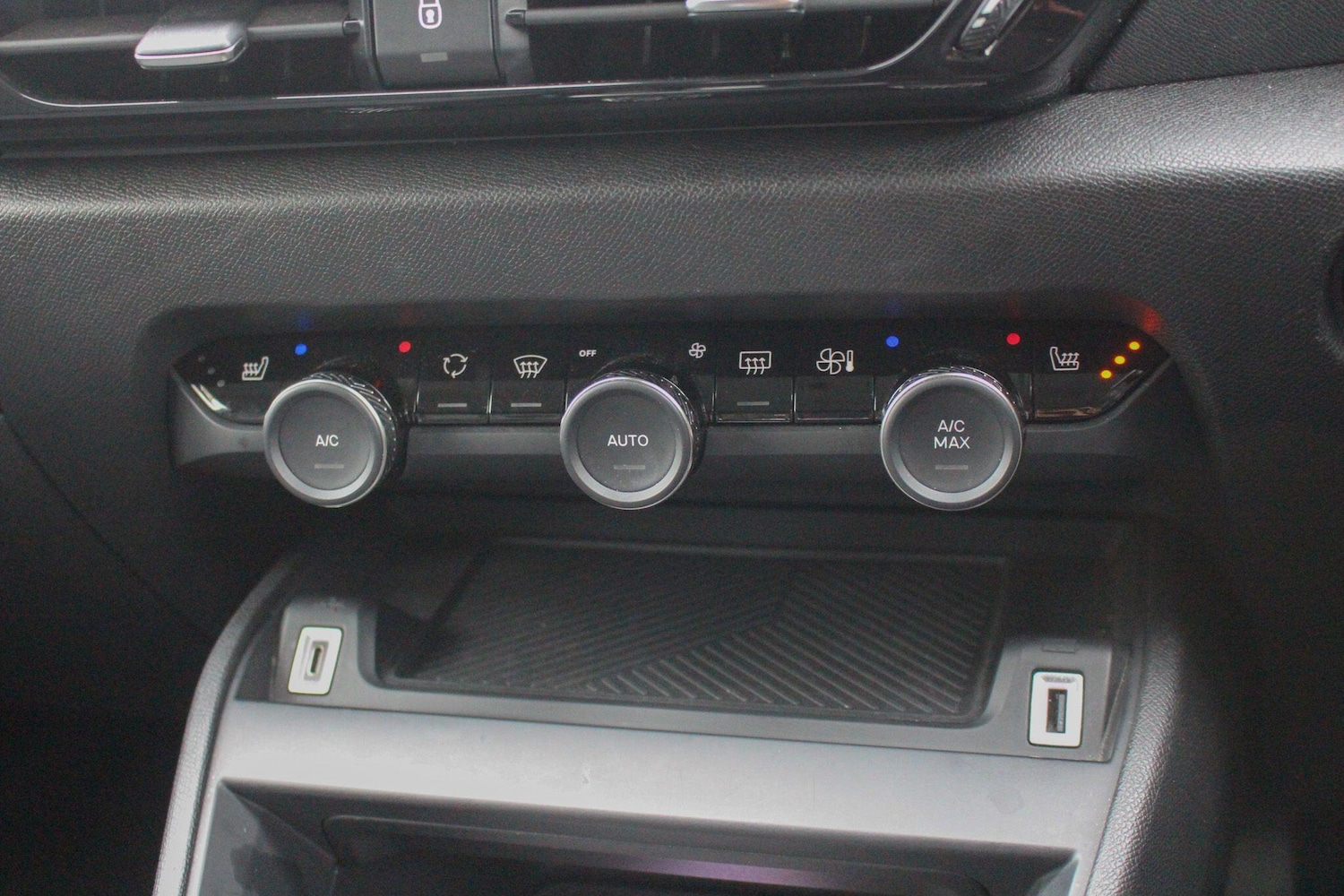 Used Citroen C4 2023 for sale - 76561770: Photo 37