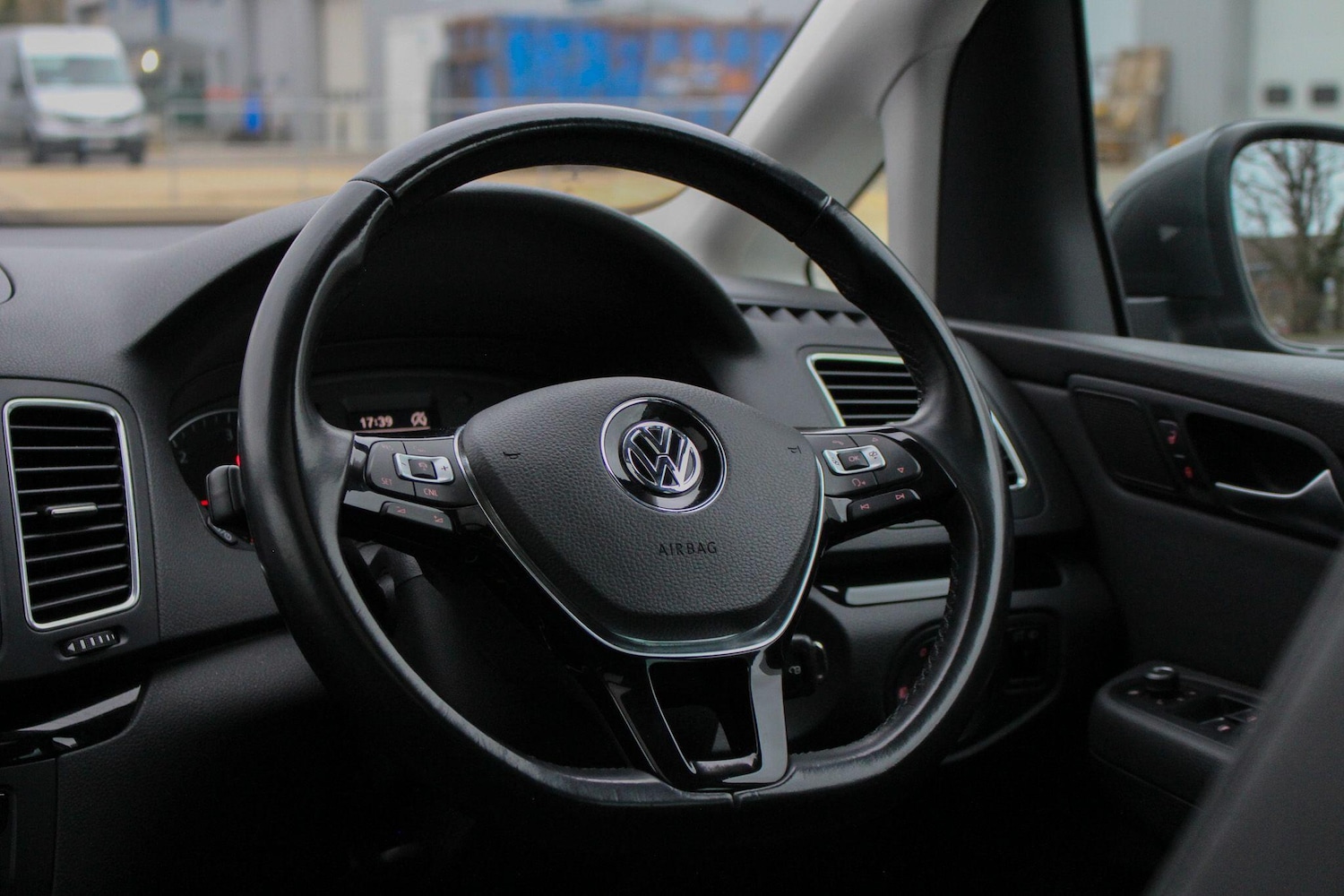 Used Volkswagen Sharan 2016 for sale - 77633184: Photo 28