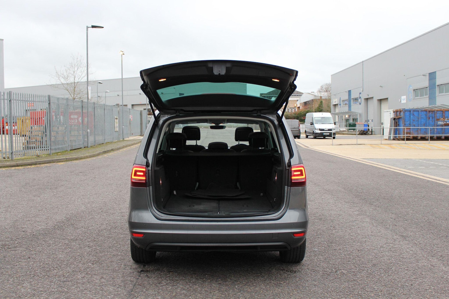 Used Volkswagen Sharan 2016 for sale - 77633184: Photo 9