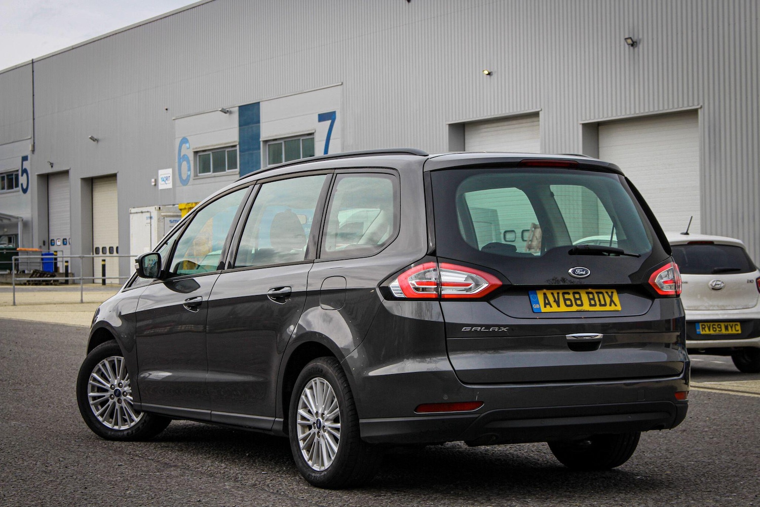 Used Ford Galaxy 2018 for sale - 77852837: Photo 3