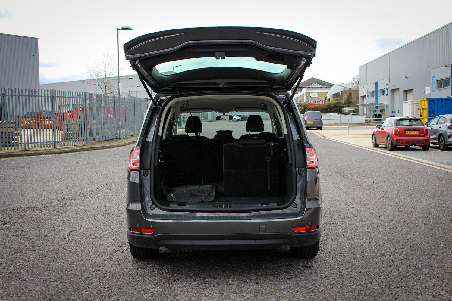 Used Ford Galaxy 2018 for sale - 77852837: Photo 8