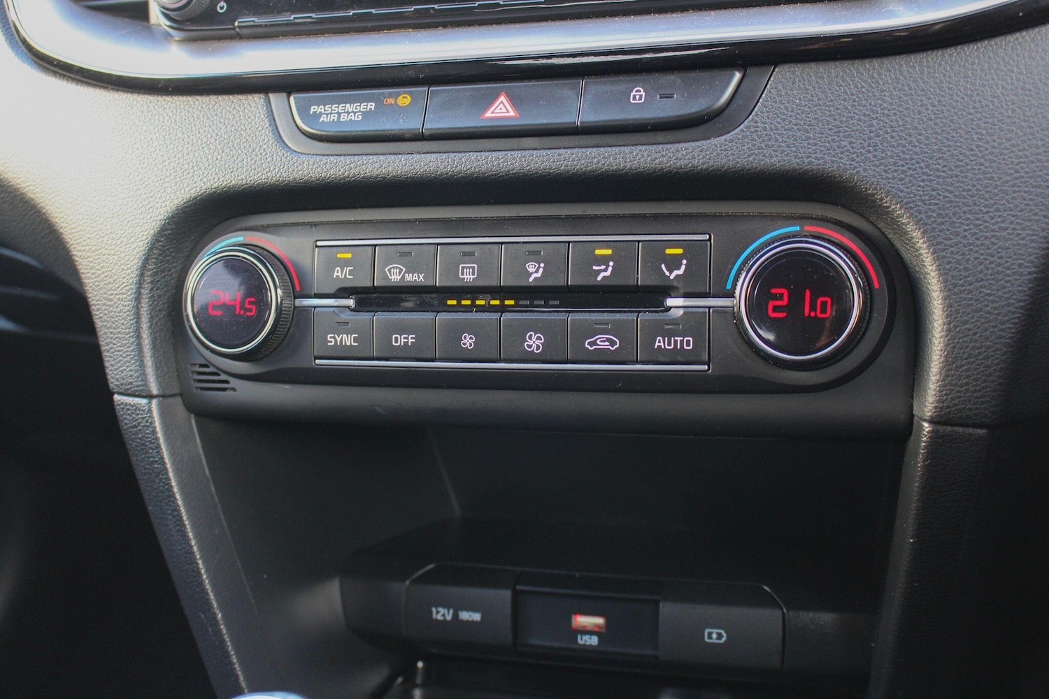 Used Kia Ceed 2022 for sale - 76936602: Photo 41