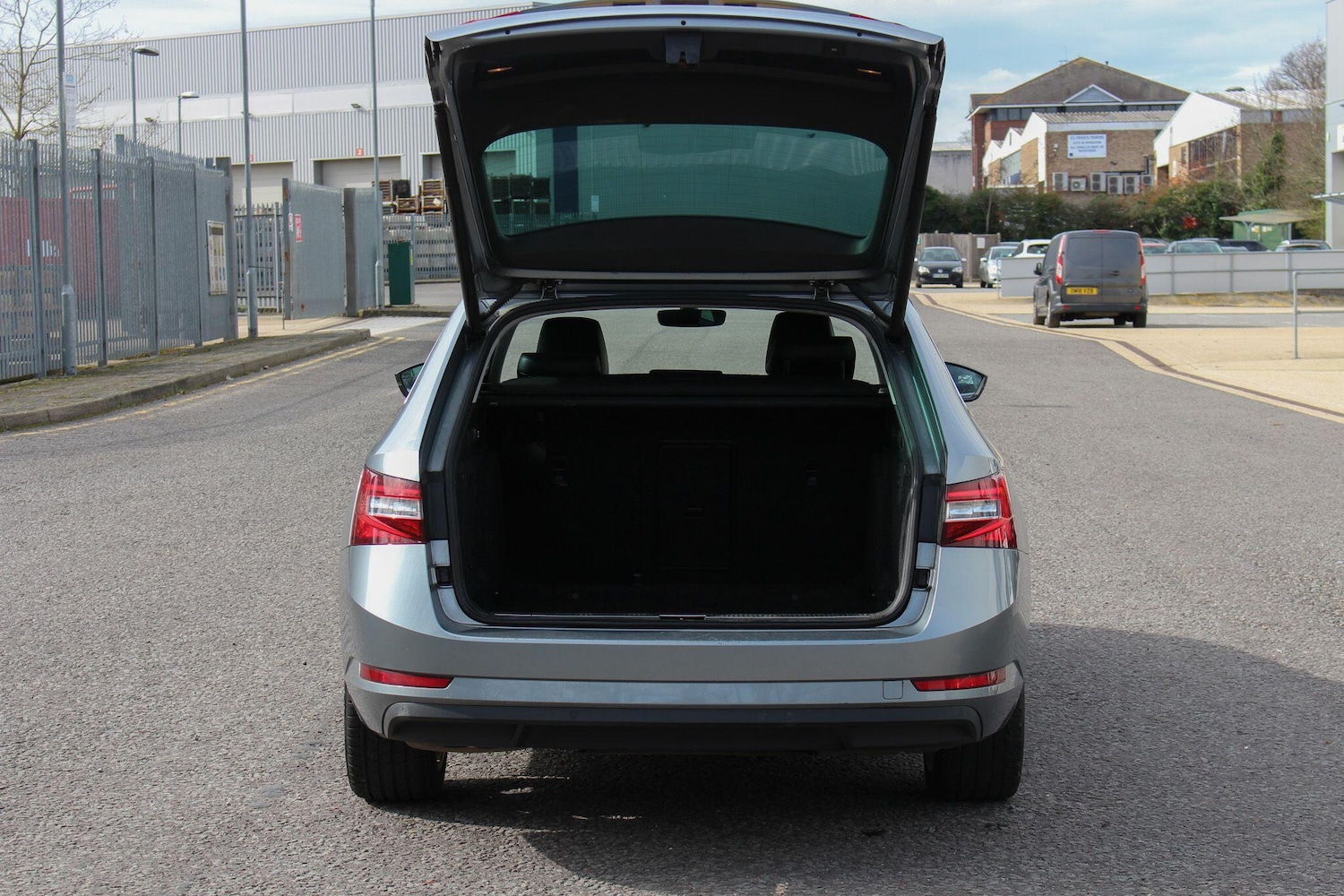 Used Skoda Superb 2017 for sale - 77838463: Photo 8