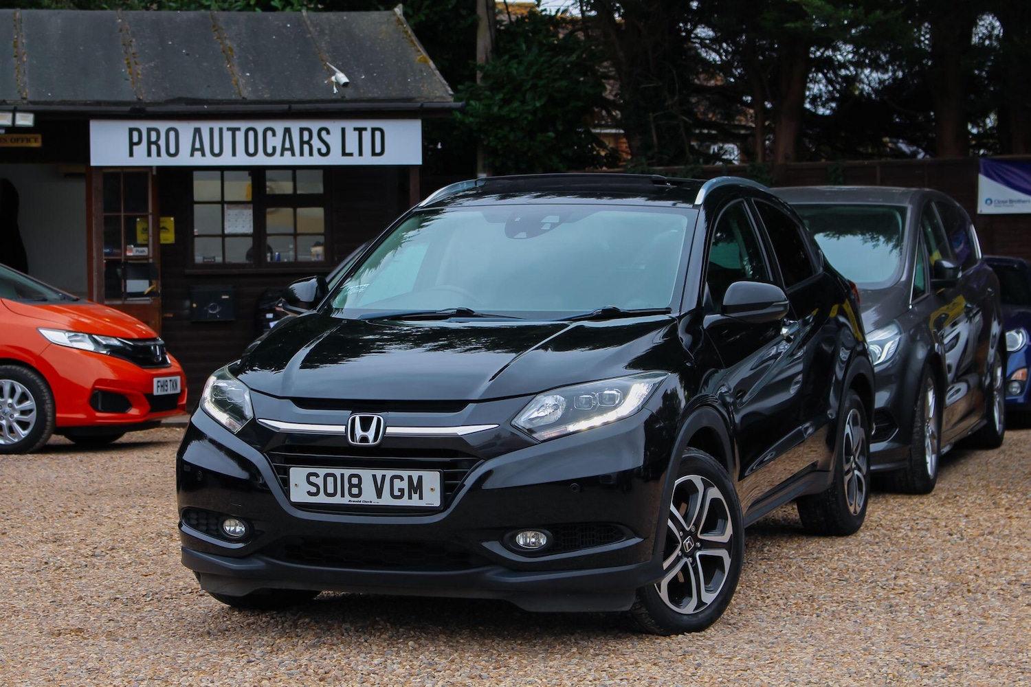 Used Honda HR-V 2018 for sale - 76084298: Photo 2