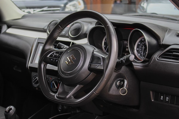 Used Suzuki Swift 2020 for sale - 76238760: Photo 50