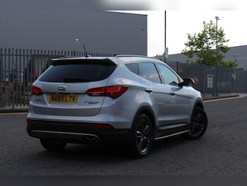 Used Hyundai Santa Fe 2015 for sale - 79247976: Photo