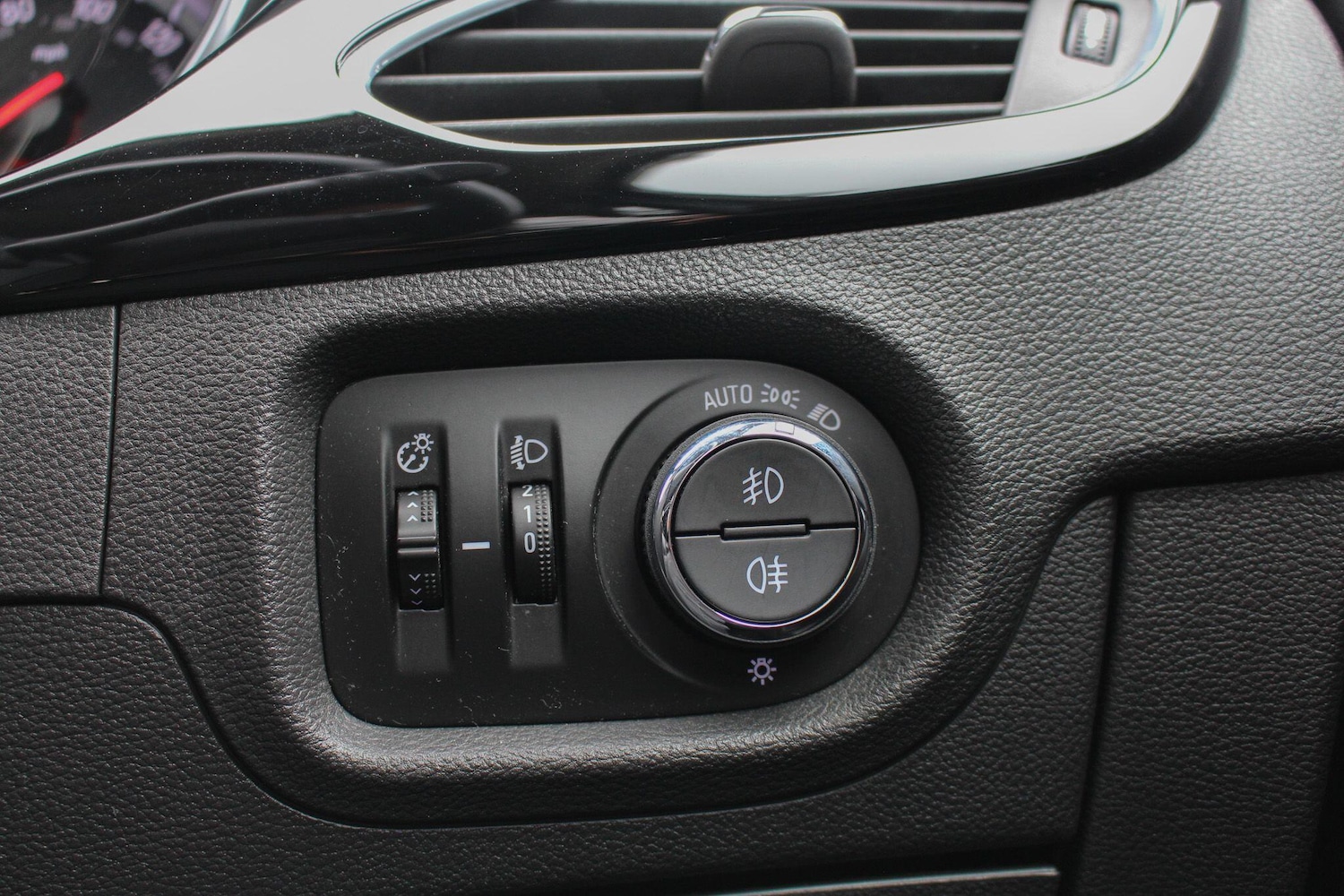 Used Vauxhall Astra 2017 for sale - 77799119: Photo 27