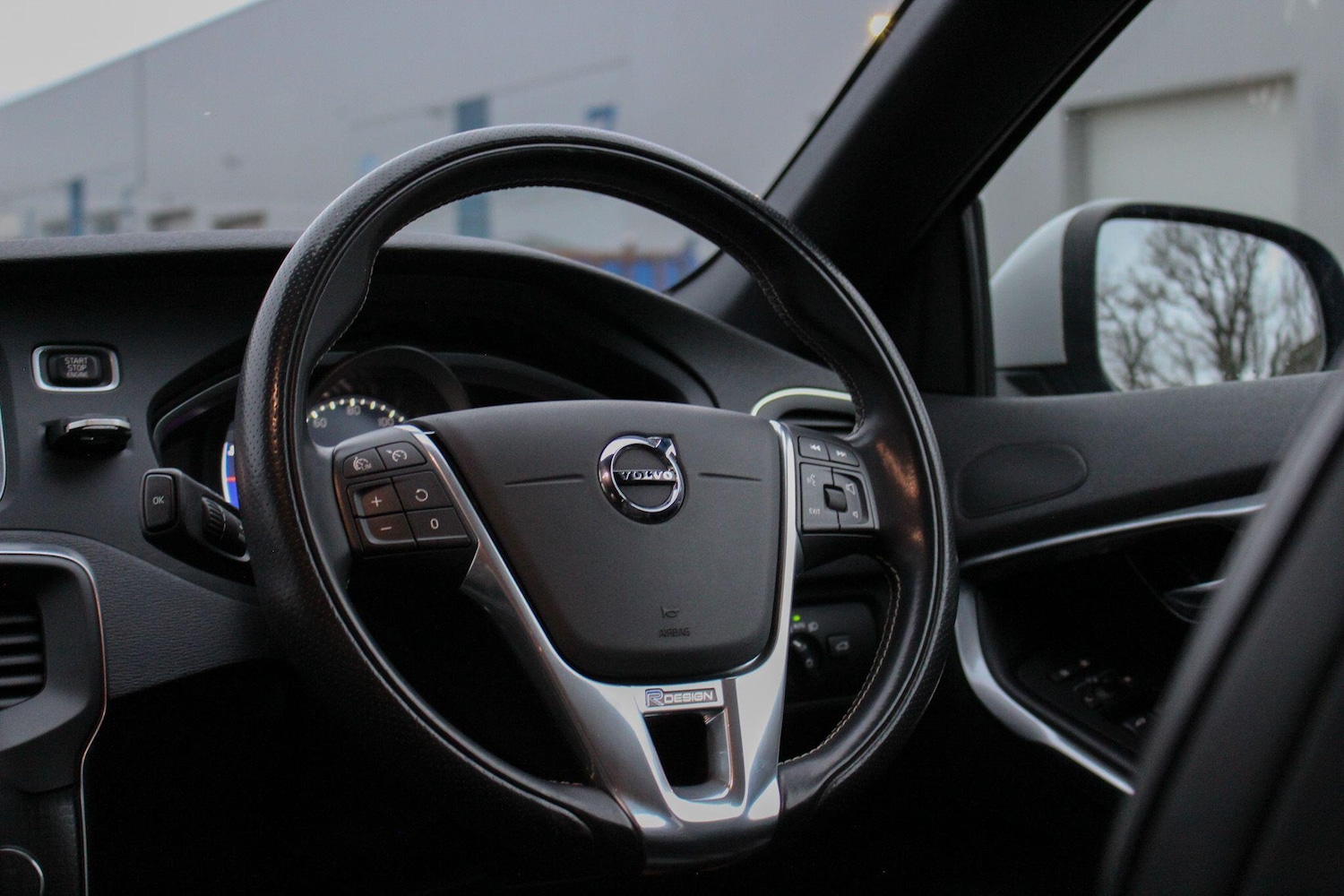 Used Volvo V40 2018 for sale - 77637464: Photo 29