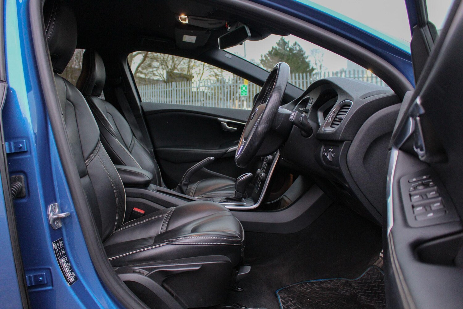 Used Volvo V40 2018 for sale - 77637464: Photo 31