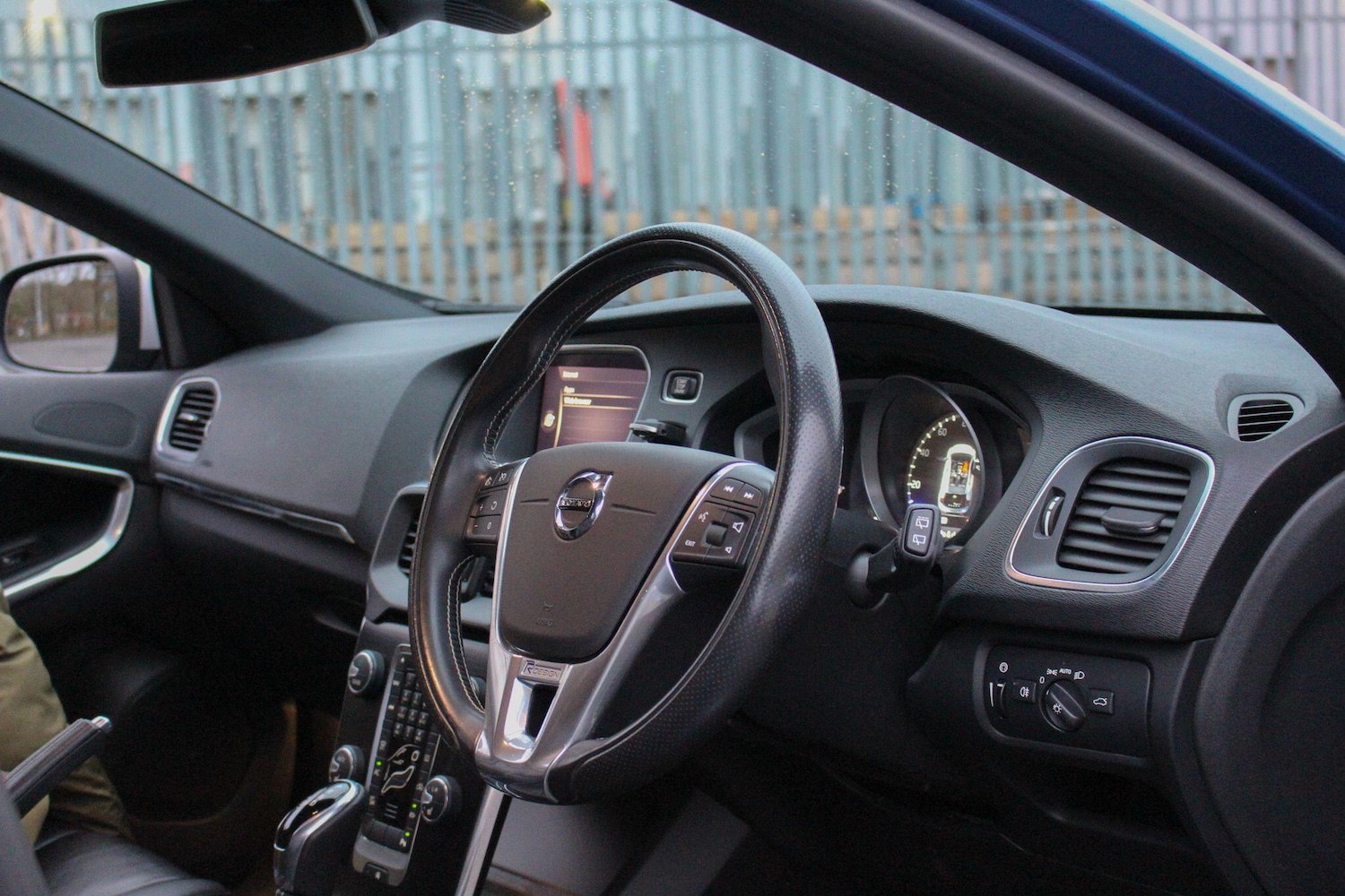 Used Volvo V40 2018 for sale - 77637464: Photo 55