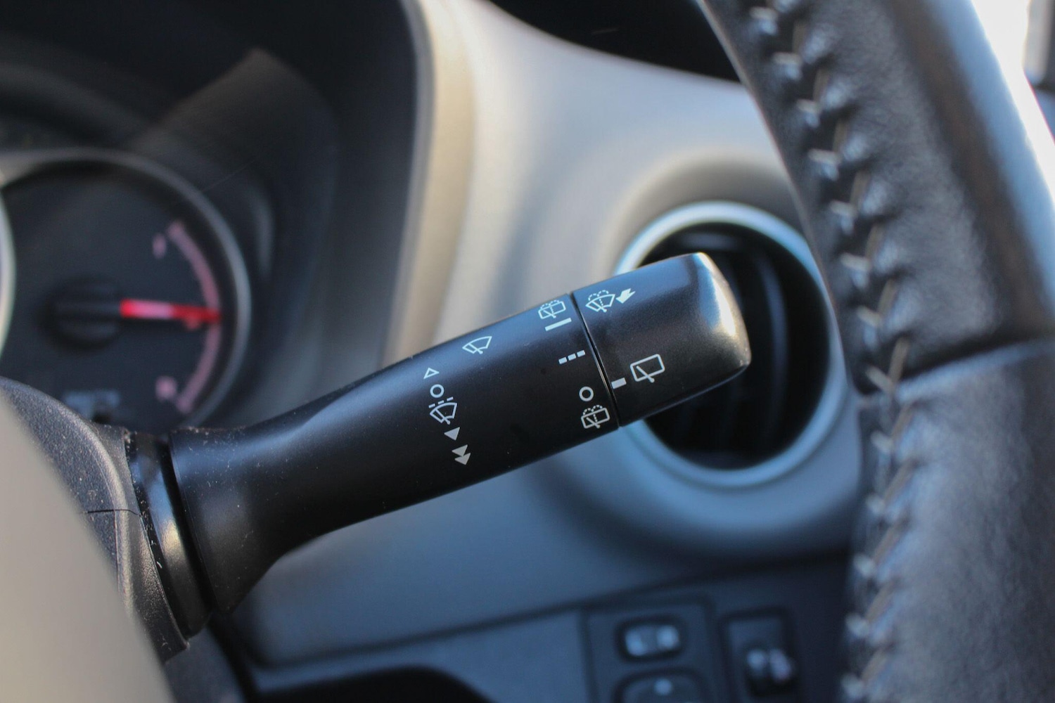 Used Toyota Yaris 2016 for sale - 77091159: Photo 35