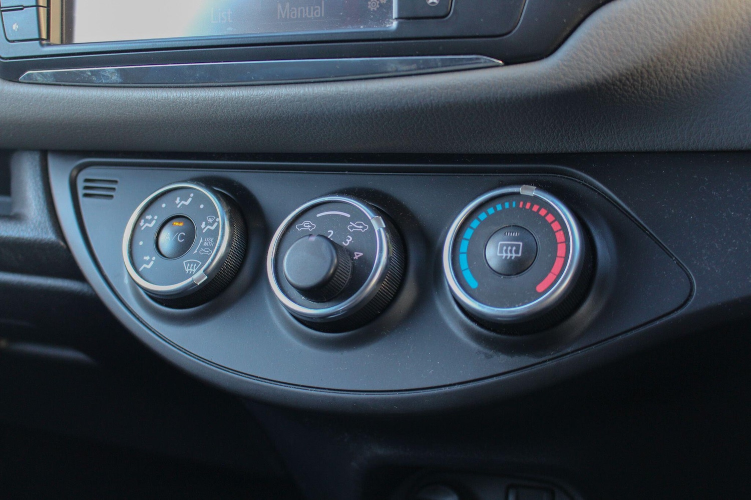 Used Toyota Yaris 2016 for sale - 77091159: Photo 40