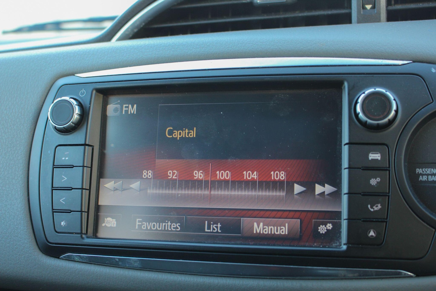 Used Toyota Yaris 2016 for sale - 77091159: Photo 46