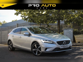 Used Volvo V40 2019 for sale - 79336895: Photo