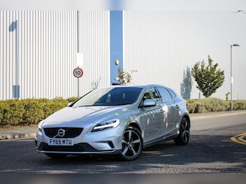 Used Volvo V40 2019 for sale - 79336895: Photo