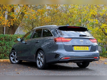 Used Kia Ceed 2021 for sale - 76484748: Photo