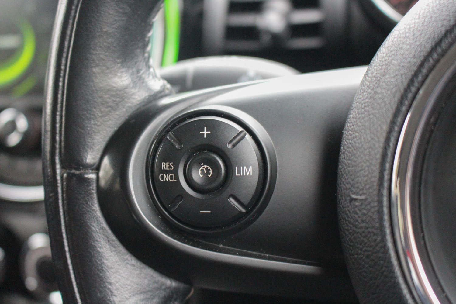 Used MINI Hatch 2017 for sale - 76633651: Photo 32