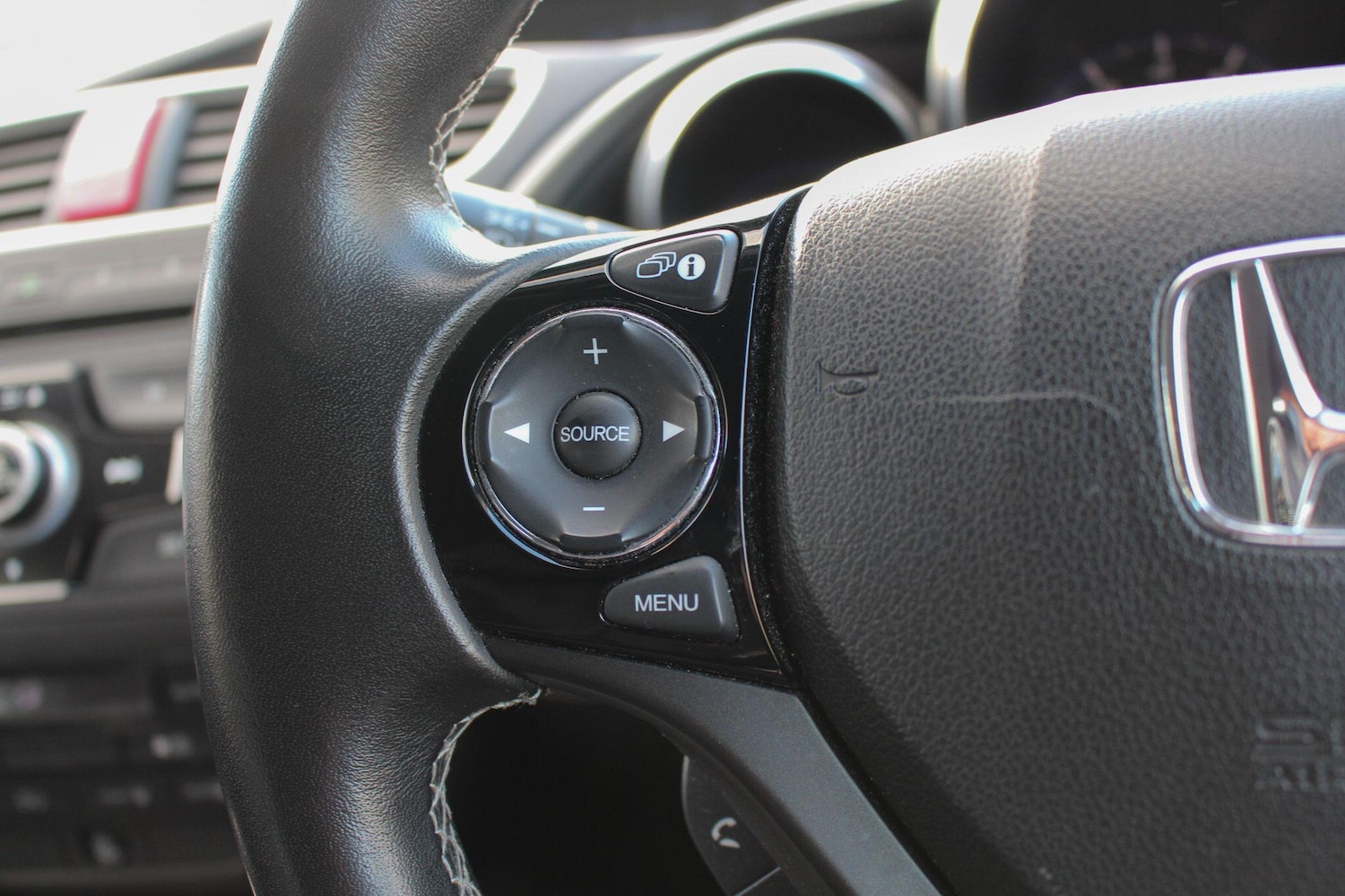 Used Honda Civic 2015 for sale - 77040191: Photo 30