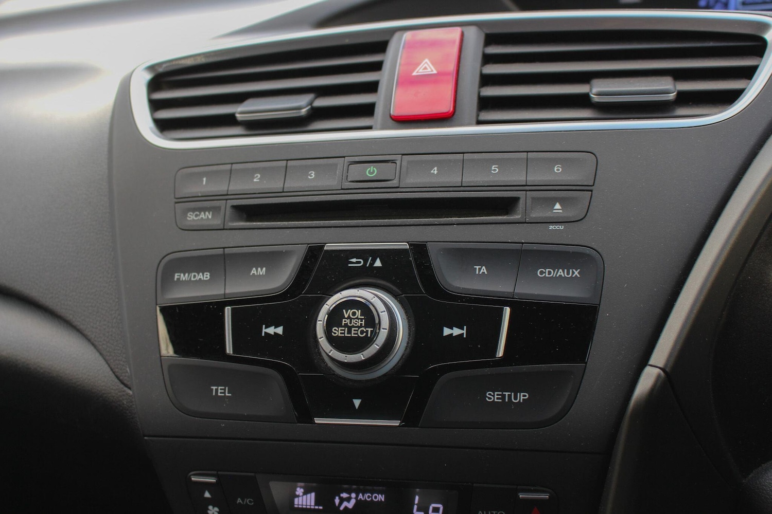 Used Honda Civic 2015 for sale - 77040191: Photo 38