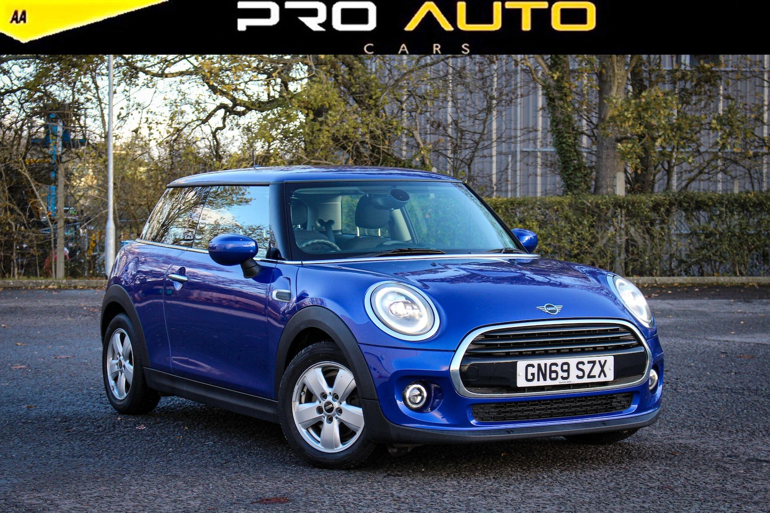 Used MINI Hatch 2019 for sale - 76759375: Photo 1